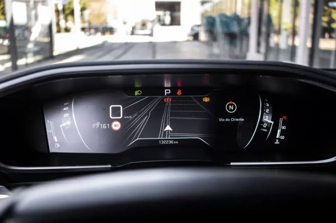 Peugeot 508 SW 2020 - 16990 EUR, 132236 km - AUTO.MOTO.pt - 132236km - foto 17 de 41