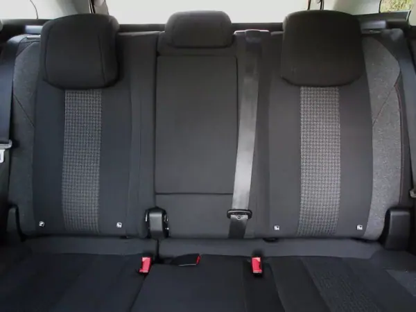 Peugeot 3008 2017 - 17990 EUR, 168000 km - AUTO.MOTO.pt - 168000km - foto 34 de 37