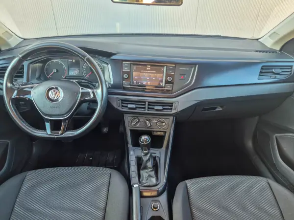 Volkswagen Polo 2020 - 11500 EUR, 110351 km - AUTO.MOTO.pt - 110351km - foto 5 de 7