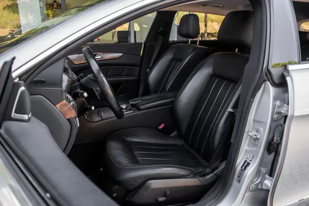 Mercedes-Benz CLS 250 2014 - 24550 EUR, 152749 km - AUTO.MOTO.pt - 152749km - foto 24 de 39