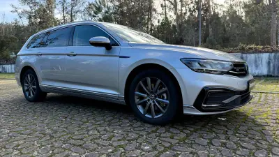 Volkswagen Passat Variant 2021 - 20900 EUR, 148000 km - AUTO.MOTO.pt - 148000km - foto 19 de 20