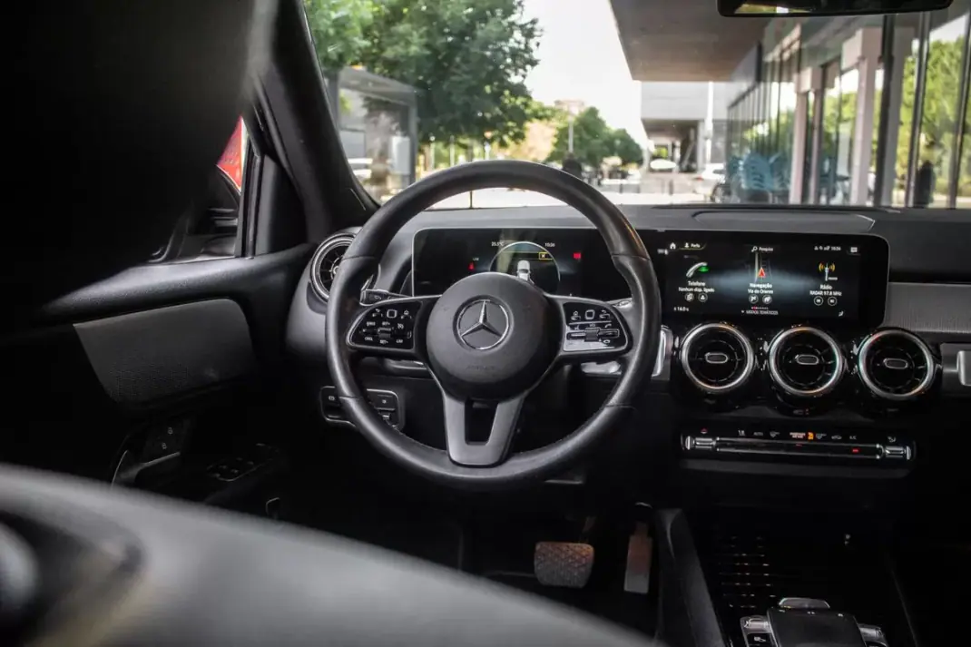 Mercedes-Benz GLB 180 2020 - 31950 EUR, 130184 km - AUTO.MOTO.pt - 130184km - foto 33 de 44