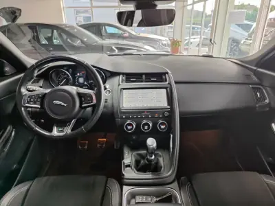 Jaguar E-Pace 2018 - 22500 EUR, 66000 km - AUTO.MOTO.pt - 66000km - foto 23 de 39