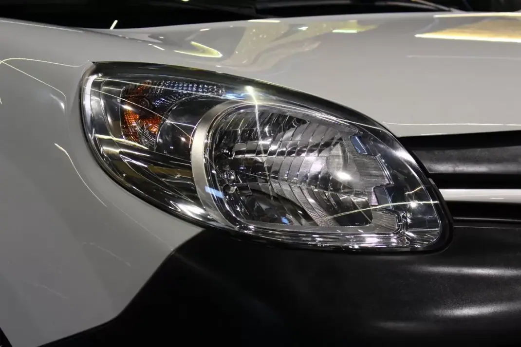 Renault 2019 - 9450 EUR, 190000 km - AUTO.MOTO.pt - 190000km - foto 6 de 23