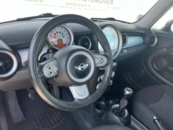 MINI One 2008 - 5500 EUR, 174000 km - AUTO.MOTO.pt - 174000km - foto 9 de 13
