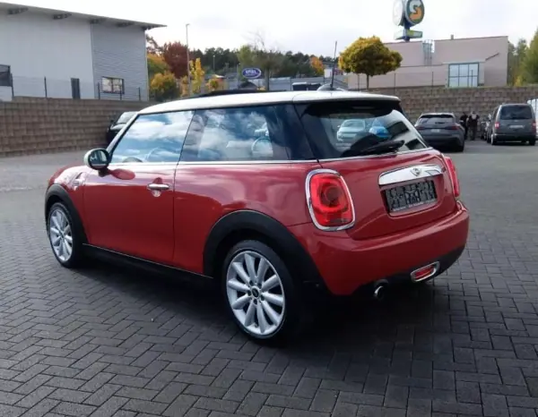 MINI Cooper 2016 - 14990 EUR, 148000 km - AUTO.MOTO.pt - 148000km - foto 3 de 20
