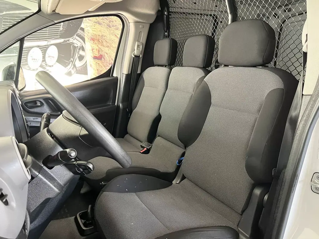 Citroën Berlingo 1.6 BlueHDi L1 Club 3L 2018 - 12600 EUR, 143113 km - AUTO.MOTO.pt - 143113km - foto 7 de 20