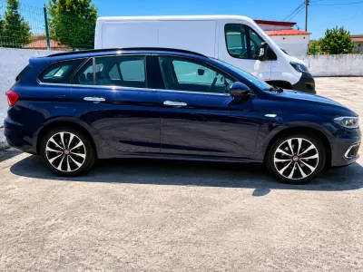 Fiat Tipo Station Wagon 2018 - 7999 EUR, 98000 km - AUTO.MOTO.pt - 98000km - foto 4 de 6