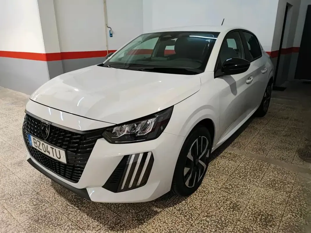 Peugeot e-208 2025 - 24950 EUR, 1169 km - AUTO.MOTO.pt - 1169km - foto 1 de 3