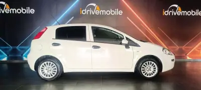 Fiat Punto 2016 - 7990 EUR, 141635 km - AUTO.MOTO.pt - 141635km - foto 13 de 15