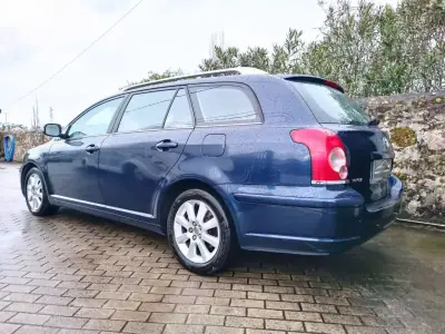 Toyota Avensis 2006 - 4999 EUR, 360000 km - AUTO.MOTO.pt - 360000km - foto 7 de 12