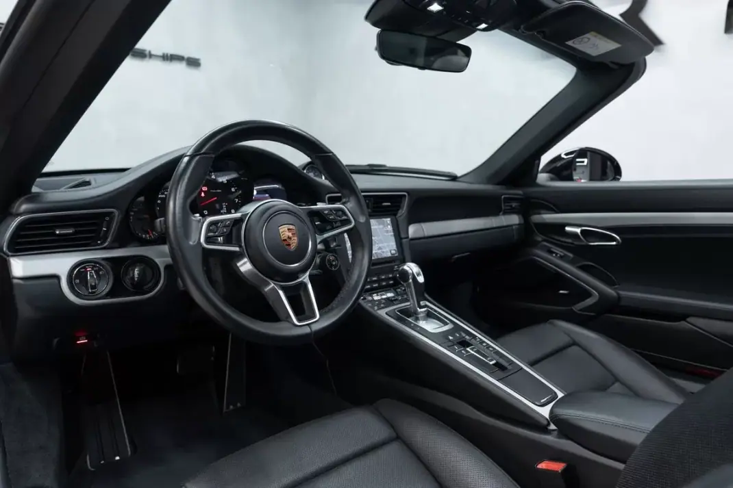 Porsche 911 2017 - 139950 EUR, 43000 km - 43000km - foto 18 de 50