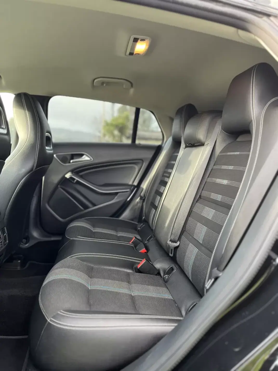 Mercedes-Benz CLA 200 2017 - 18900 EUR, 201000 km - AUTO.MOTO.pt - 201000km - foto 11 de 13