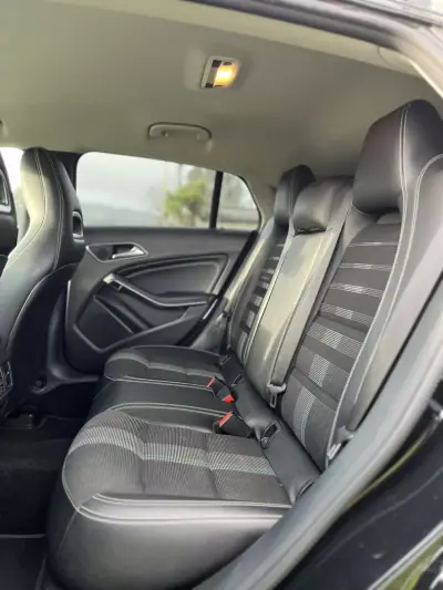 Mercedes-Benz CLA 200 2017 - 18900 EUR, 201000 km - AUTO.MOTO.pt - 201000km - foto 11 de 13