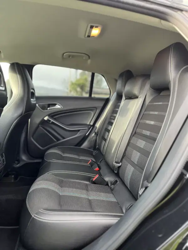 Mercedes-Benz CLA 200 2017 - 18900 EUR, 201000 km - AUTO.MOTO.pt - 201000km - foto 11 de 13