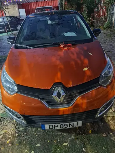 Renault Captur 2016 - 12950 EUR, 160000 km - AUTO.MOTO.pt - 160000km - foto 5 de 7
