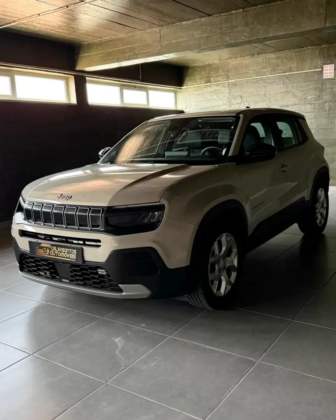 Jeep Avenger 2024 - 19100 EUR, 48200 km - AUTO.MOTO.pt - 48200km - foto 3 de 13