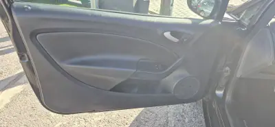 SEAT Ibiza 2011 - 12900 EUR, 126027 km - AUTO.MOTO.pt - 126027km - foto 24 de 39