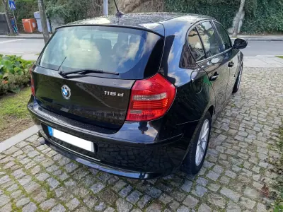 BMW 116 2009 - 5500 EUR, 285384 km - AUTO.MOTO.pt - 285384km - foto 4 de 11