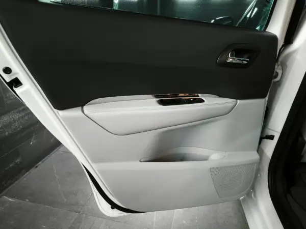 Peugeot 5008 2013 - 10950 EUR, 159800 km - AUTO.MOTO.pt - 159800km - foto 49 de 62