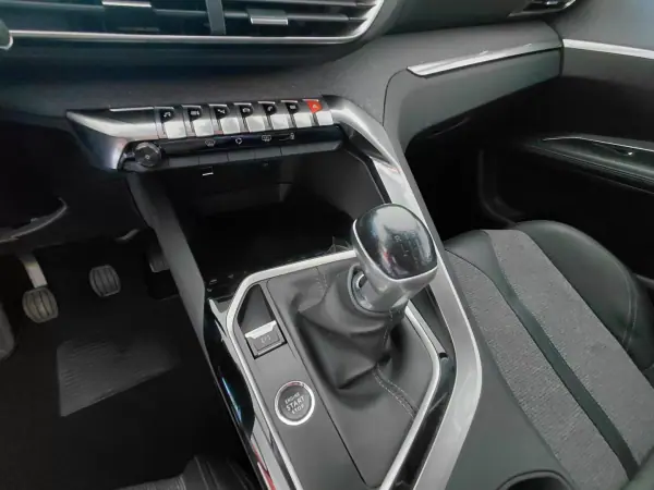Peugeot 5008 2019 - 12900 EUR, 128000 km - AUTO.MOTO.pt - 128000km - foto 13 de 21