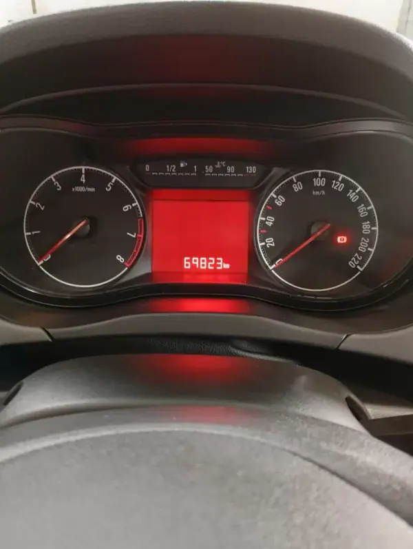 Opel Corsa 2019 - 12750 EUR, 69823 km - AUTO.MOTO.pt - 69823km - foto 16 de 19