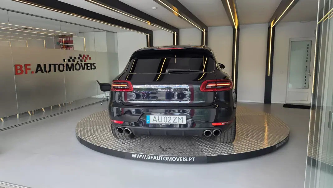 Porsche Macan 2014 - 33900 EUR, 211992 km - AUTO.MOTO.pt - 211992km - foto 15 de 58