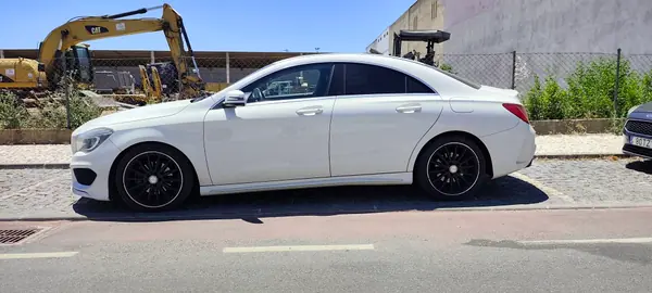 Mercedes-Benz CLA 180 2015 - 16000 EUR, 229000 km - AUTO.MOTO.pt - 229000km - foto 2 de 9