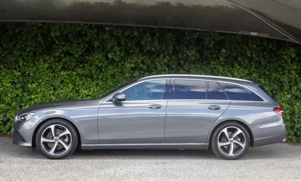 Mercedes-Benz E 220 2020 - 33500 EUR, 104000 km - AUTO.MOTO.pt - 104000km - foto 7 de 19