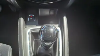 Nissan Qashqai 2014 - 12900 EUR, 133286 km - AUTO.MOTO.pt - 133286km - foto 19 de 28