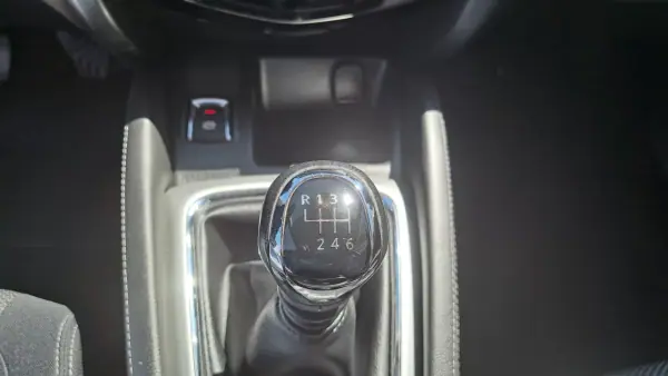 Nissan Qashqai 2014 - 12900 EUR, 133286 km - AUTO.MOTO.pt - 133286km - foto 19 de 28
