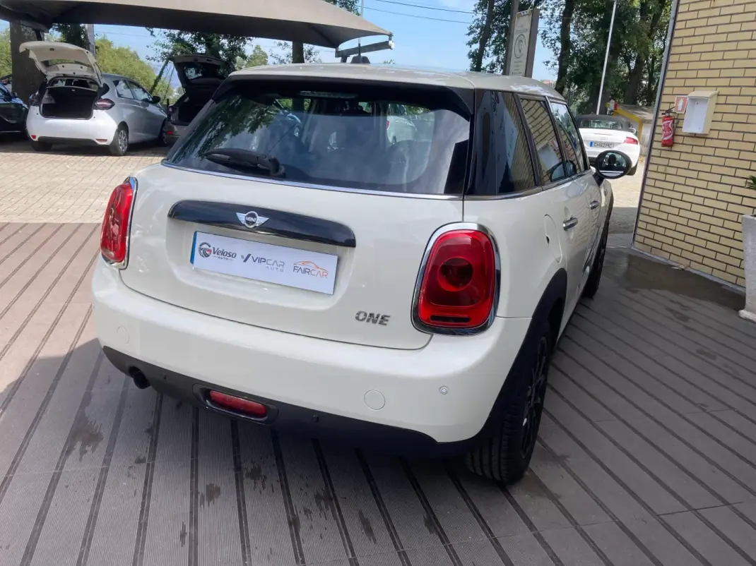 MINI One 2016 - 12990 EUR, 125600 km - AUTO.MOTO.pt - 125600km - foto 6 de 19