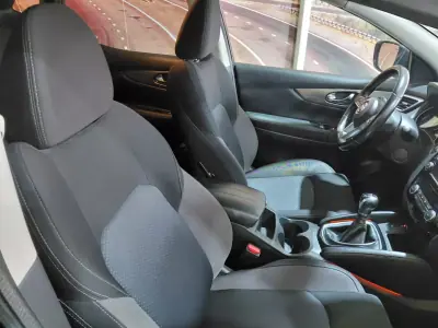 Nissan Qashqai 2018 - 18900 EUR, 99000 km - AUTO.MOTO.pt - 99000km - foto 15 de 16