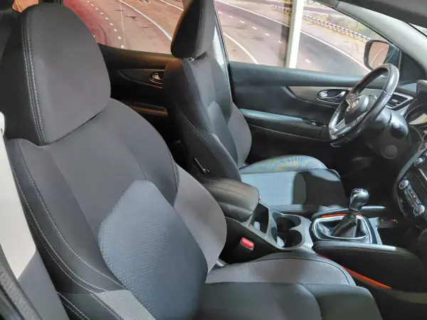 Nissan Qashqai 2018 - 18900 EUR, 99000 km - AUTO.MOTO.pt - 99000km - foto 15 de 16