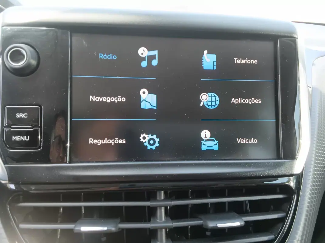 Peugeot 208 2019 - 10900 EUR, 127907 km - AUTO.MOTO.pt - 127907km - foto 12 de 17