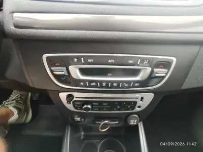 Renault Mégane 2013 - 5980 EUR, 251000 km - 251000km - foto 31 de 36