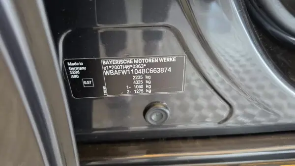 BMW 520 2011 - 10900 EUR, 370543 km - AUTO.MOTO.pt - 370543km - foto 46 de 54