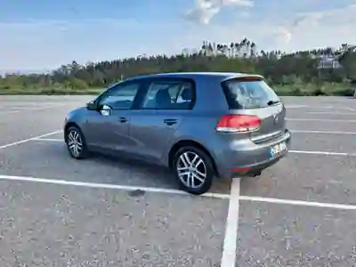 Volkswagen Golf 2010 - 6999 EUR, 195500 km - AUTO.MOTO.pt - 195500km - foto 7 de 20