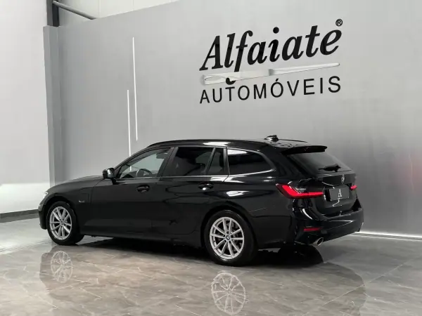 BMW 320 2022 - 27890 EUR, 93000 km - AUTO.MOTO.pt - 93000km - foto 6 de 39