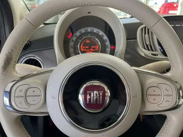 Fiat 500C 2018 - 11800 EUR, 59965 km - AUTO.MOTO.pt - 59965km - foto 18 de 21