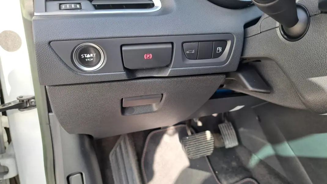 Peugeot 508 RXH 2012 - 8900 EUR, 236877 km - AUTO.MOTO.pt - 236877km - foto 27 de 33