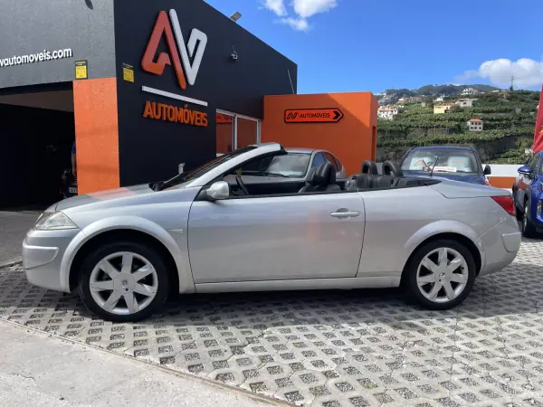 Renault Mégane Cabrio 2008 - 6950 EUR, 255883 km - AUTO.MOTO.pt - 255883km - foto 4 de 12