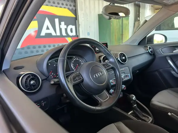Audi A1 Sportback 2017 - 16900 EUR, 158196 km - AUTO.MOTO.pt - 158196km - foto 12 de 31