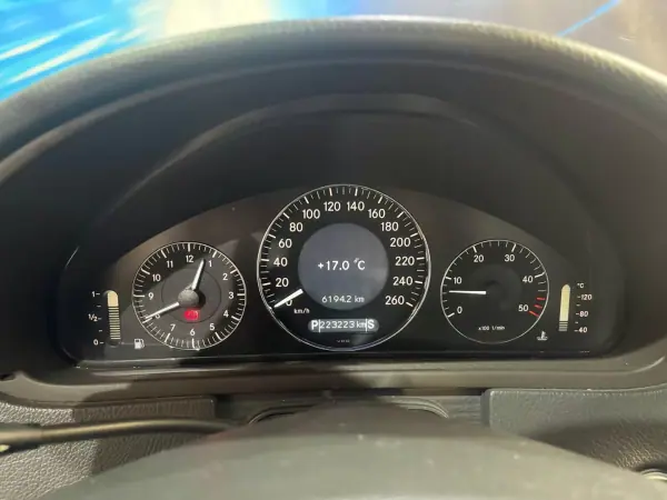 Mercedes-Benz CLK 220 2005 - 10999 EUR, 223000 km - AUTO.MOTO.pt - 223000km - foto 36 de 44