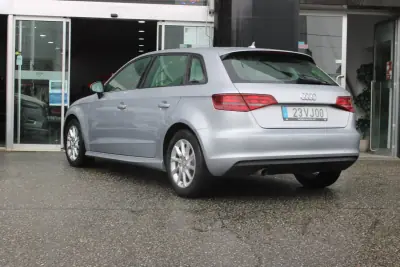 Audi A3 Sportback 2014 - 10900 EUR, 183539 km - AUTO.MOTO.pt - 183539km - foto 8 de 19