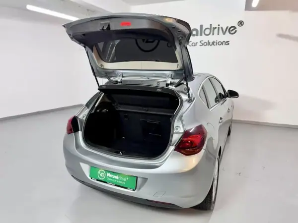 Opel Astra 2012 - 6250 EUR, 154000 km - AUTO.MOTO.pt - 154000km - foto 47 de 52