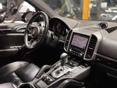 Porsche Cayenne 2017 - 42990 EUR, 155600 km - AUTO.MOTO.pt - 155600km - foto 31 de 31