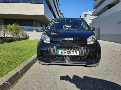 Smart Fortwo Cabrio 2021 - 12750 EUR, 42000 km - AUTO.MOTO.pt - 42000km - foto 2 de 10