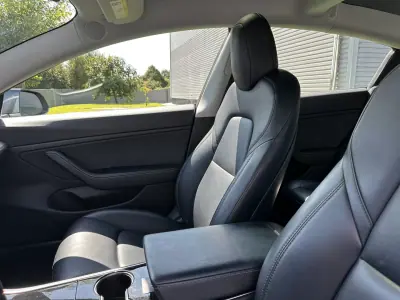Tesla Model 3 2019 - 21900 EUR, 86000 km - AUTO.MOTO.pt - 86000km - foto 39 de 64