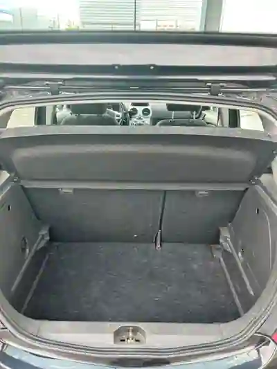 Opel Corsa 2009 - 3750 EUR, 154000 km - 154000km - foto 5 de 12